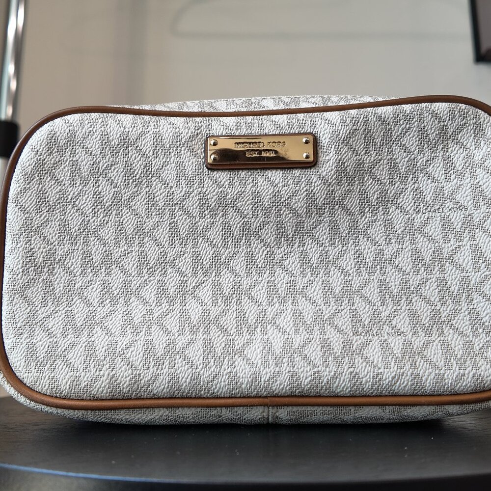 Like New Michael Kors Crossbody